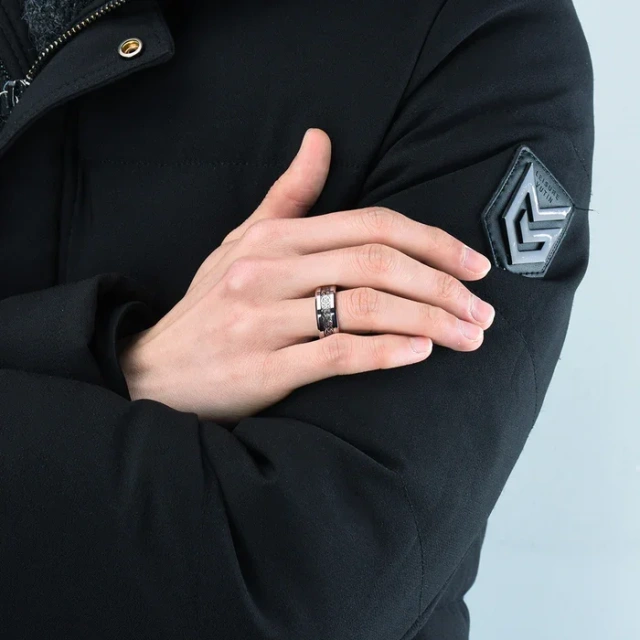 Fashion Jewelry Custom 8mm Tungsten Ring for Men Rings Wedding Rings Silver Celtic Dragon Black Carbon Fibre Inlay