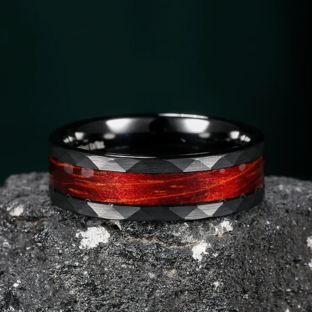 Fashion Jewelry Nature Koa Wood Inlay Hammered Multi-faceted Finish Edge 8mm Black Tungsten Carbide Ring for Men Rings