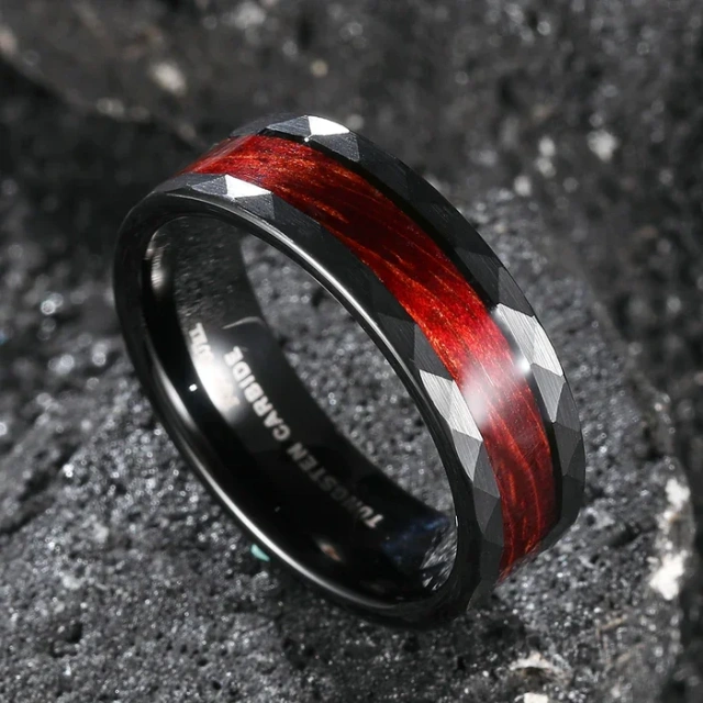 Fashion Jewelry Nature Koa Wood Inlay Hammered Multi-faceted Finish Edge 8mm Black Tungsten Carbide Ring for Men Rings