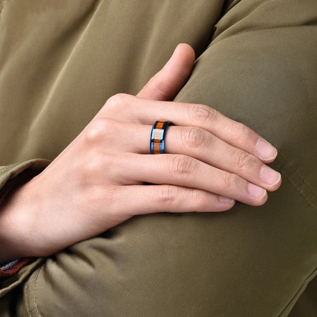 Wholesale Custom Fashion Rings 8mm Beveled Polished Mexican Acacia Wood Inlay Blue Tungsten Rings for Men Wedding Band