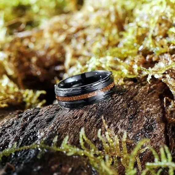 Fashion Jewelry Custom 8mm Stepped Edge Irregularly Brushed Center Teak Wood Inlay Black Tungsten Ring for Men Rings