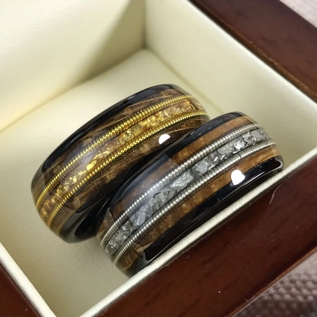 Wholesale Fashion Jewelry 8mm Black Tungsten Carbide Inlay Wooden Ring Guitar String Ring Wedding Band Inlaid Opal for Men Rings