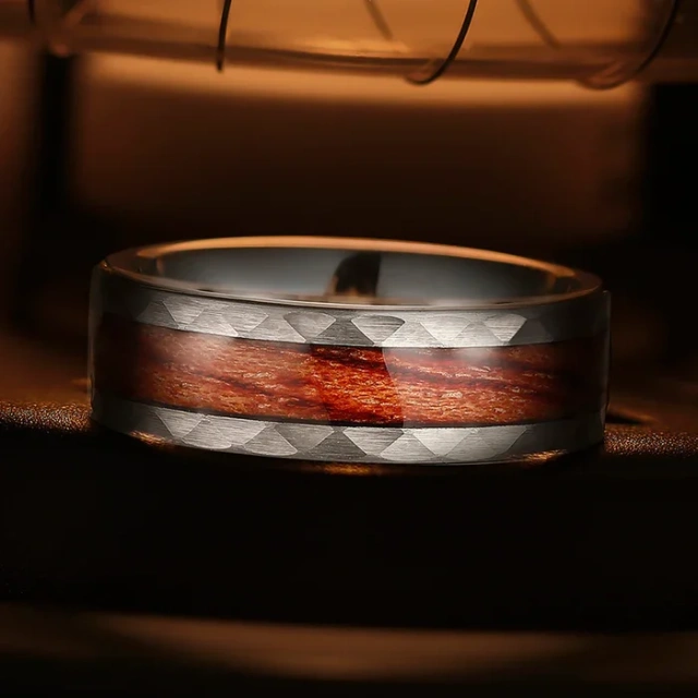 Fashion Jewelry Trend Luxury 8mm Wood Inlay Hammered Silver Tungsten Ring for Men Women Fashion Engagement Wedding Band