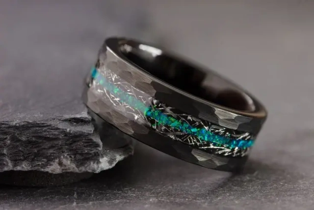Mens Jewelry Fashion Custom Meteorite Tungsten Ring Green Opal Inlay Black 8mm Hammered Wedding Band for Men