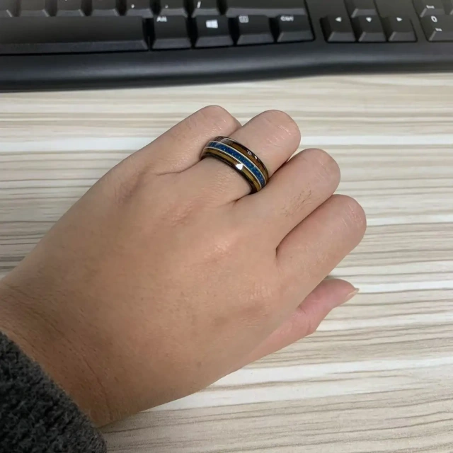 Ouyuan Wholesale 8mm Gunmetal Tungsten Ring Men Women Fashion Engagement Wedding Band Real Blue Opal Koa Wood Inlay