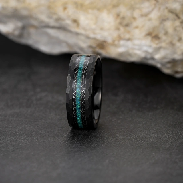 Fashion Jewelry 8mm Black Hammered Meteorite Green Opal Inlay Tungsten Carbide Wedding Band for Men Rings