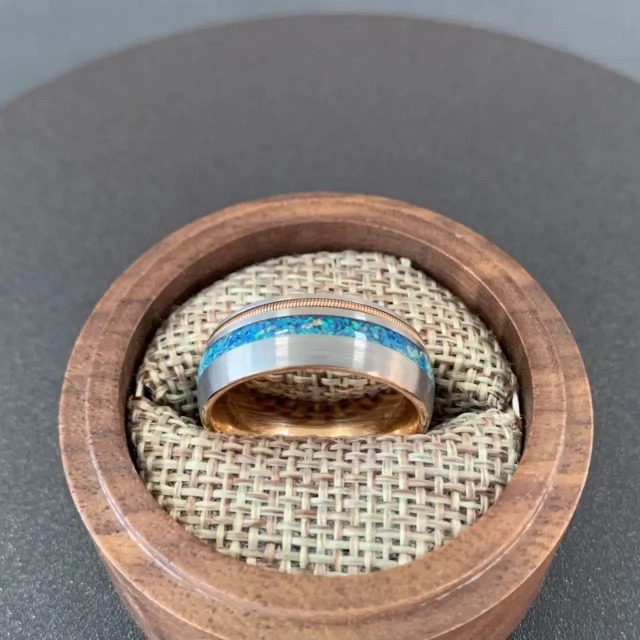 New Stock Jewelry 8mm Rose Gold Couple Ring Wedding Bands Inlay Guitar String and Opal Galaxy Tungsten Ring