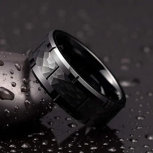 Ouyuan Jewelry 8mm Wholesale Luxury Men Hammered Black Tungsten Carbide Ring for Men