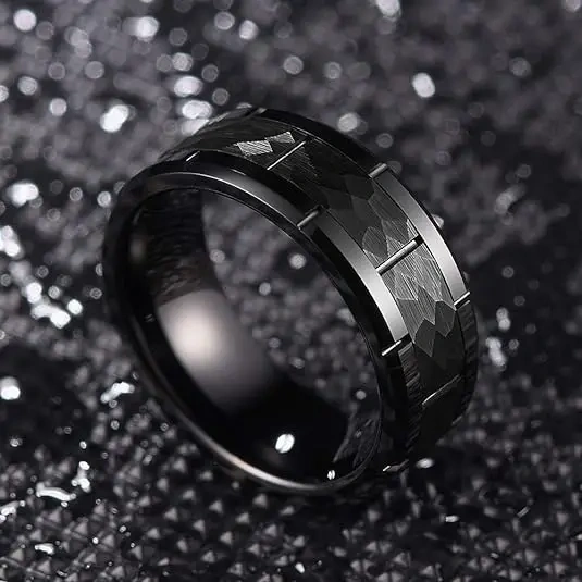 Ouyuan Jewelry 8mm Wholesale Luxury Men Hammered Black Tungsten Carbide Ring for Men