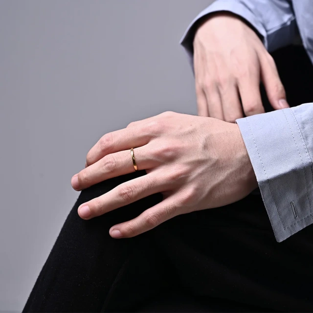 Custom 2mm Wide Fashion Rings Simple Silver Gold and Black Tungsten Steel Wedding Bands for Couples