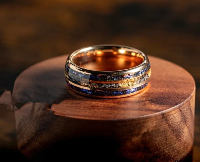 Ouyuan Jewelry Gold Plated Luxury Men Ring Inlay Gold Foil and Blue Opal Tungsten Carbide Ring for Men and Women Wedding Ring