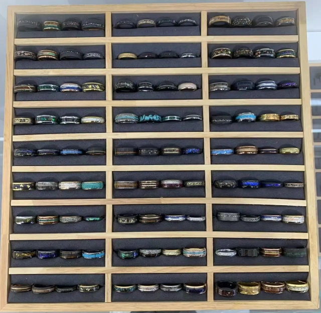 High Quality Tungsten Carbide Guitar String Ring New Design Triple Spiral Pattern Inlay Plating Black+Red