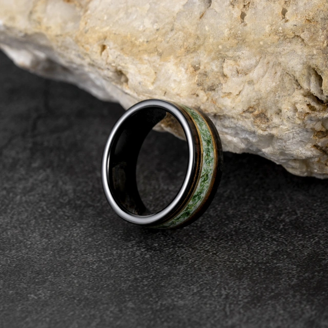 Luxury High Polished Mens Tungsten Wedding Ring Inlay Gold Foil Green Moss Tungsten Carbide Ring comfort Fit