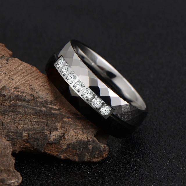 Luxury Dome Hammered Silver and Black Plated Tungsten Ring With Cubic Zircon White Cz Stone Inlay