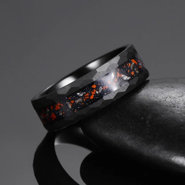 Factory Direct Sales 8mm Hammered Tungsten Ring for Men Women Dinosaur Meteorite Chip Inlay Fashion Engagement Wedding Band