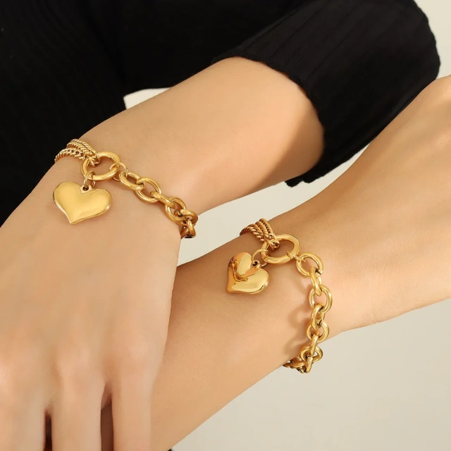 European Fashion Stainless Steel Gold Plated Cuban Mini Heart Bracelet Fashion Jewelry for Women