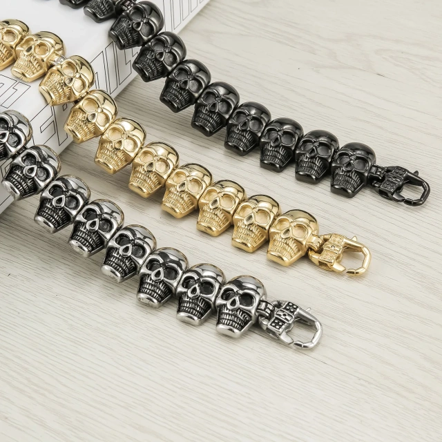 China Manufacturer Wholesale Skull Bracelet Silver Gold Black Plated Skull Stainless Steel Bracelet for Men