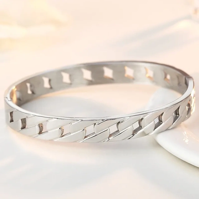 Simply Fashion Titanium Gold and Silver Option Plated Stainless Steel Bracelet Chain for Men and Women