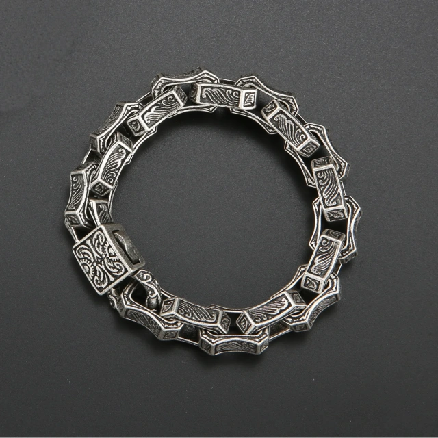 China Manufacturer Luxury Bracelet Men Silver Plated Personalized Men Bracelet