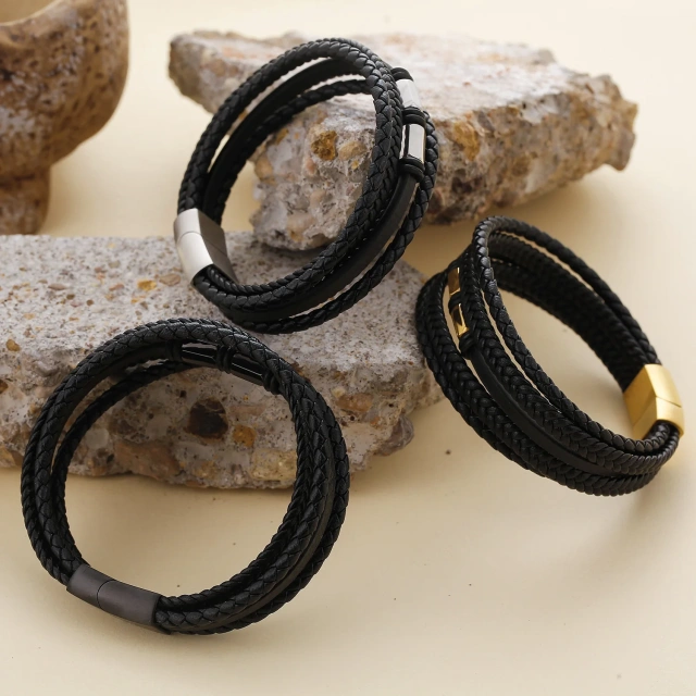 Fashion Gold Plated Silver Plated Stainless Steel Luxury Black Genuine Leather Bracelets for Men