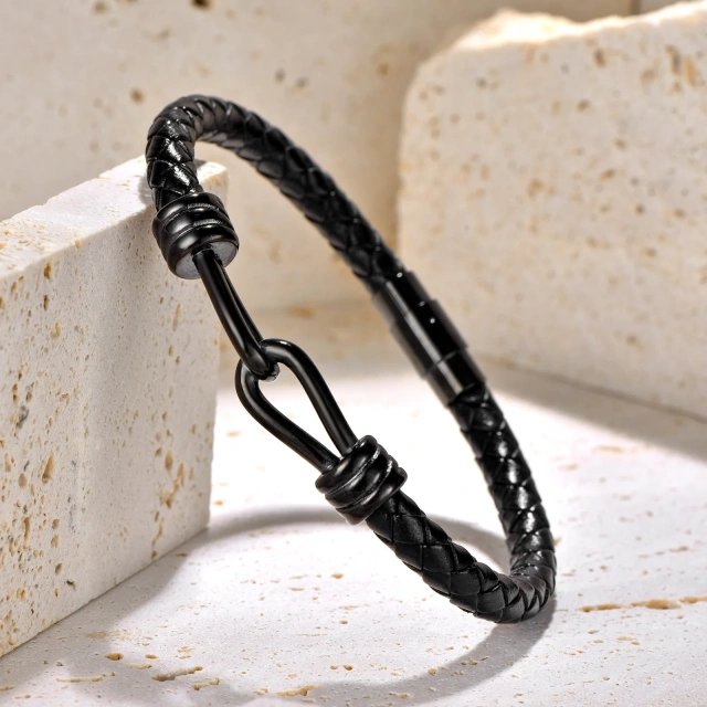 Factory Wholesale Custom Logo Personalized Stylish Custom Gold Fish Hook Brown Leather Bracelet for Men