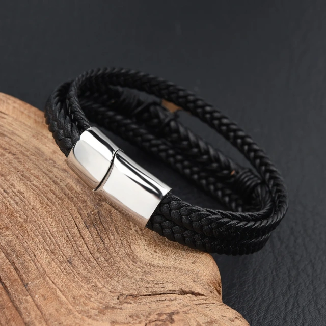 Factory Direct Sales Men Fashion Jewelry Black Stainless Steel Bracelet for Men Leather Bracelet Braided Hand Rope