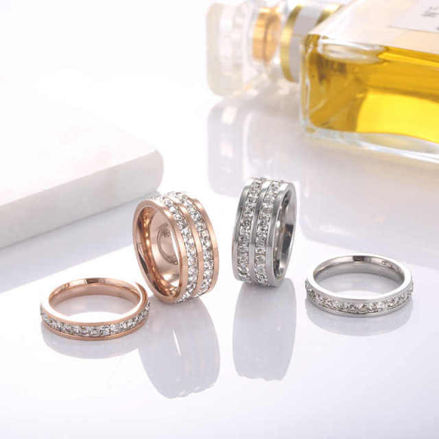 Hot Sale in Stock 18k Rose Gold Plated Titanium Steel Jewelry Women Rings White Zircon Rings