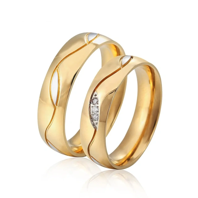 Factory Sell Stainless Steel Jewelry 18k Gold Plated Titanium Ring Wedding Ring for Men and Women
