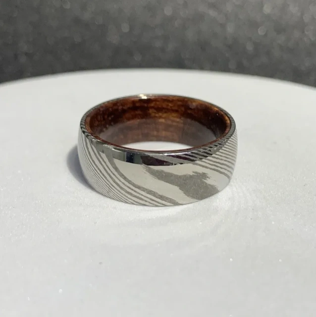 Ouyuan Wholesale Jewelry 8mm Gold Wedding Bands Damascus Steel Rings for Men Women Two Tone Domed Band Matte Finish Comfort Fit