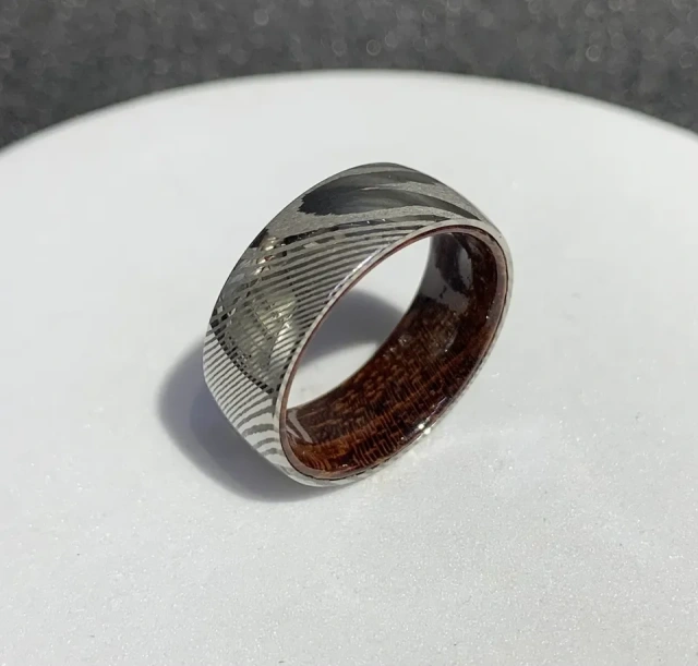 Ouyuan Wholesale Jewelry 8mm Gold Wedding Bands Damascus Steel Rings for Men Women Two Tone Domed Band Matte Finish Comfort Fit