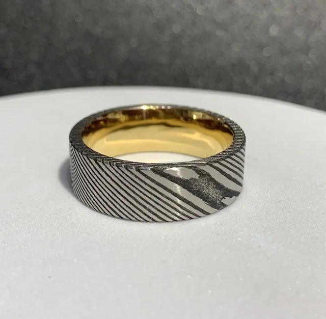 Classic Wedding Engagement Couple Set Bends Custom Jewelry Tungsten Men Rings Damascus Steel Rings Carbide Rings