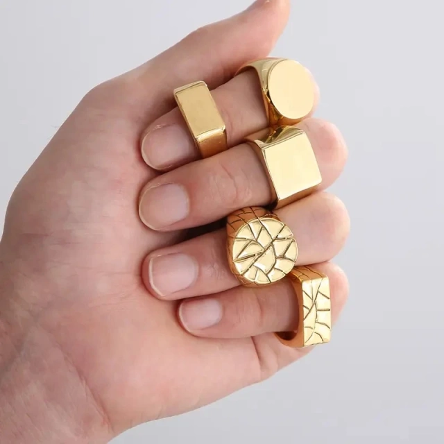 In Stock Wholesale Jewelry Finger Rings Black 18k Gold Plated Stainless Steel Custom Logo Engraved Geometric Signet Ring for Men