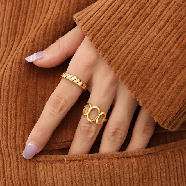 Wholesale RTS 18k Gold PVD Plating Ring Twist Geometric Stainless Steel for Women Girls Classic for Engagement Stackable Chunky