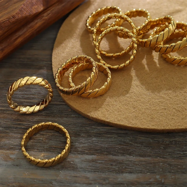 Wholesale RTS 18k Gold PVD Plating Ring Twist Geometric Stainless Steel for Women Girls Classic for Engagement Stackable Chunky