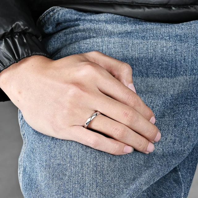 Ready to Ship Black /Silver /Gold Engagement Rings for Women Wedding Rings Womens Accessories Rings Jewelry Womens