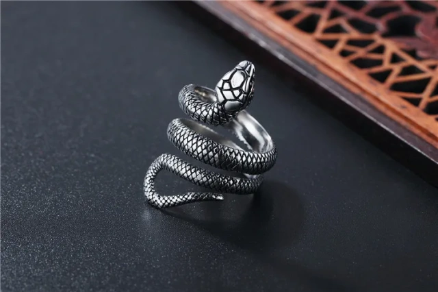 Guangzhou Fashion Jewelry Rings Hot Sale Couple Gift 18K Gold Stainless Steel Ring Titanium Steel Ring