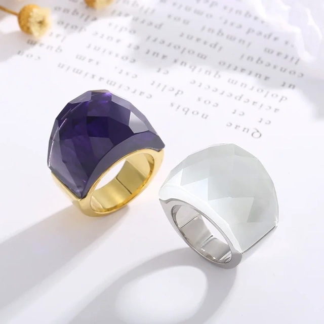 New Fashion Crystal Glass Multi-color Ring Stainless Steel Plated 18k Gold Steel Cool Ring Jewelry Female Wholesale Spot