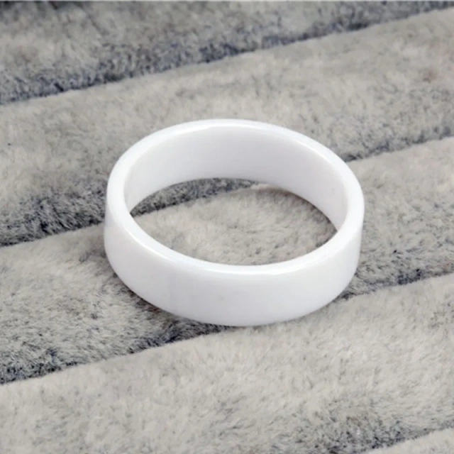 Factory Price Black White 4mm/ 6mm/ 8mm Ceramic Jewelry Rings Wedding Rings Ceramic Rings Jewelry for Women Men