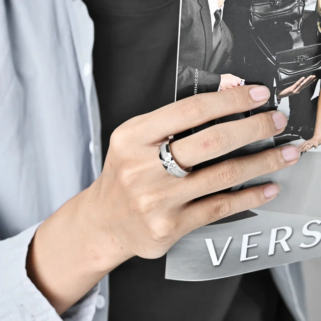 Guangzhou Wholesale Man Punk Titanium Steel Jewelry Zircon Stone Stainless Steel Silver Plated Ring Men