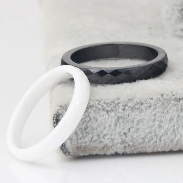 Classic Ceramic Black White Rhombus Shaped Couple Ring Smooth Prime Ring 3mm Wide for Engagement Gift Party or Anniversary