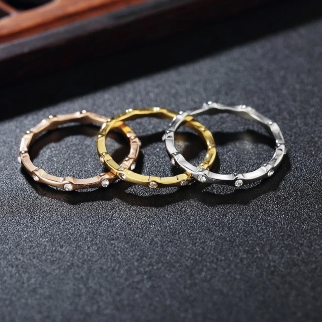 Hot Selling 18K Gold Rose Gold Plated Stainless Steel Rings Zircon Inlay Finger Rings Women Gold Wedding Ring