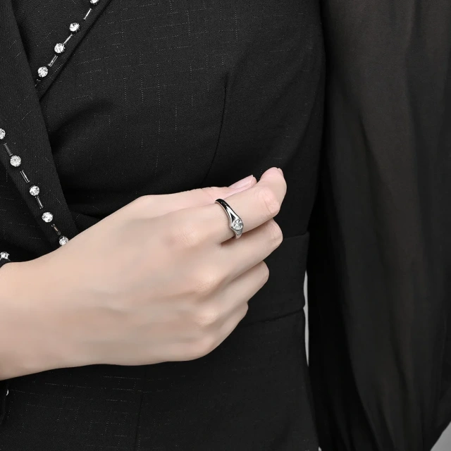 In Stock Elegant Silver Gold Titanium Steel Love-shaped Lab Grown Diamonds Stainless Steel Jewelry for Women Men