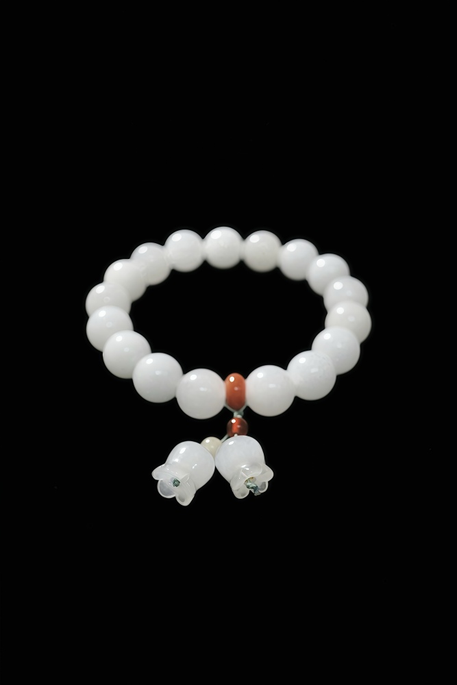 [Bracelet] Metallic attribute: perseverance, decisiveness, nobility
