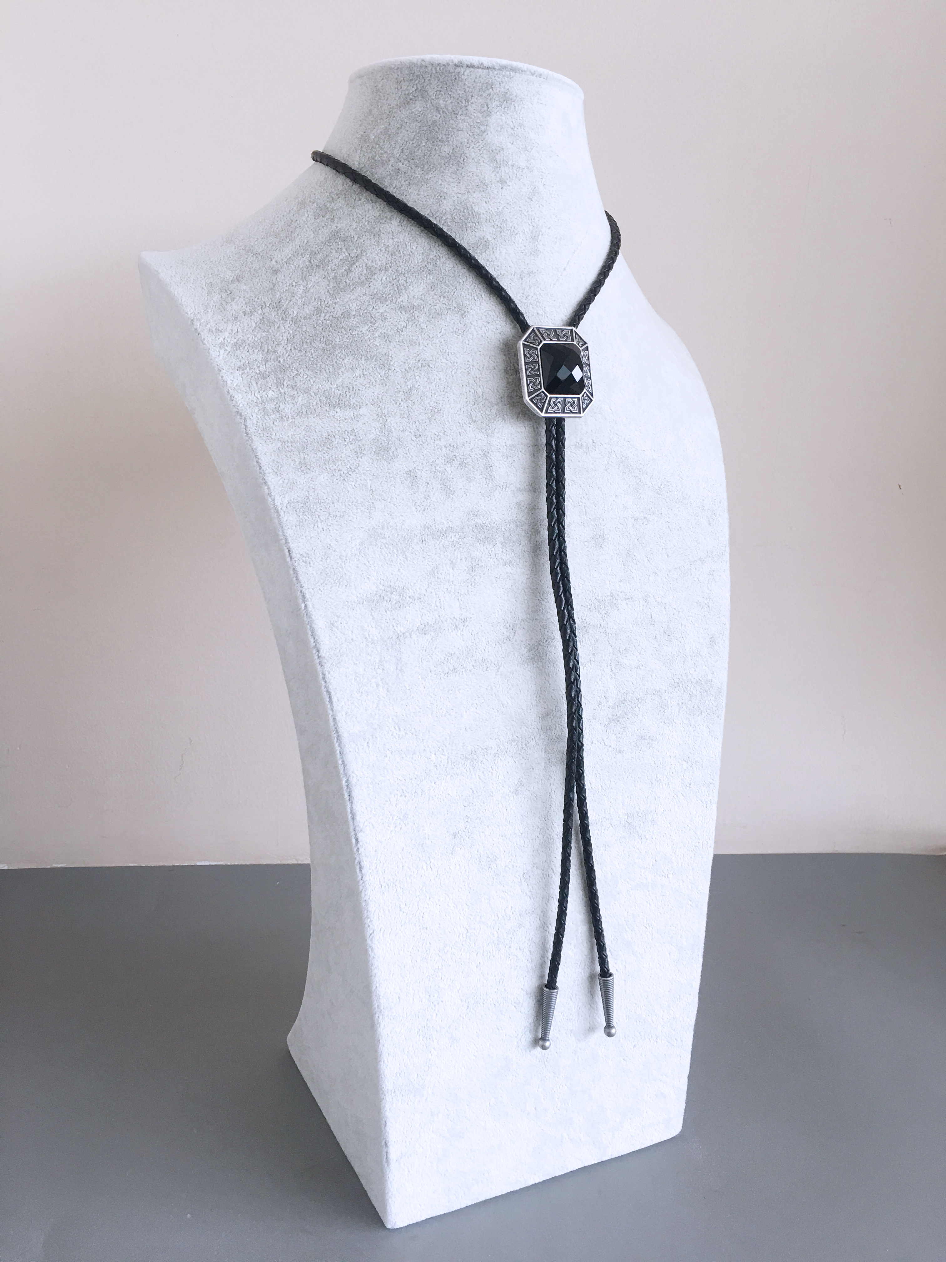 Vintage Silver Western Celtic With Black Agate Stone Bolo Tie BOLOTIE-021BK