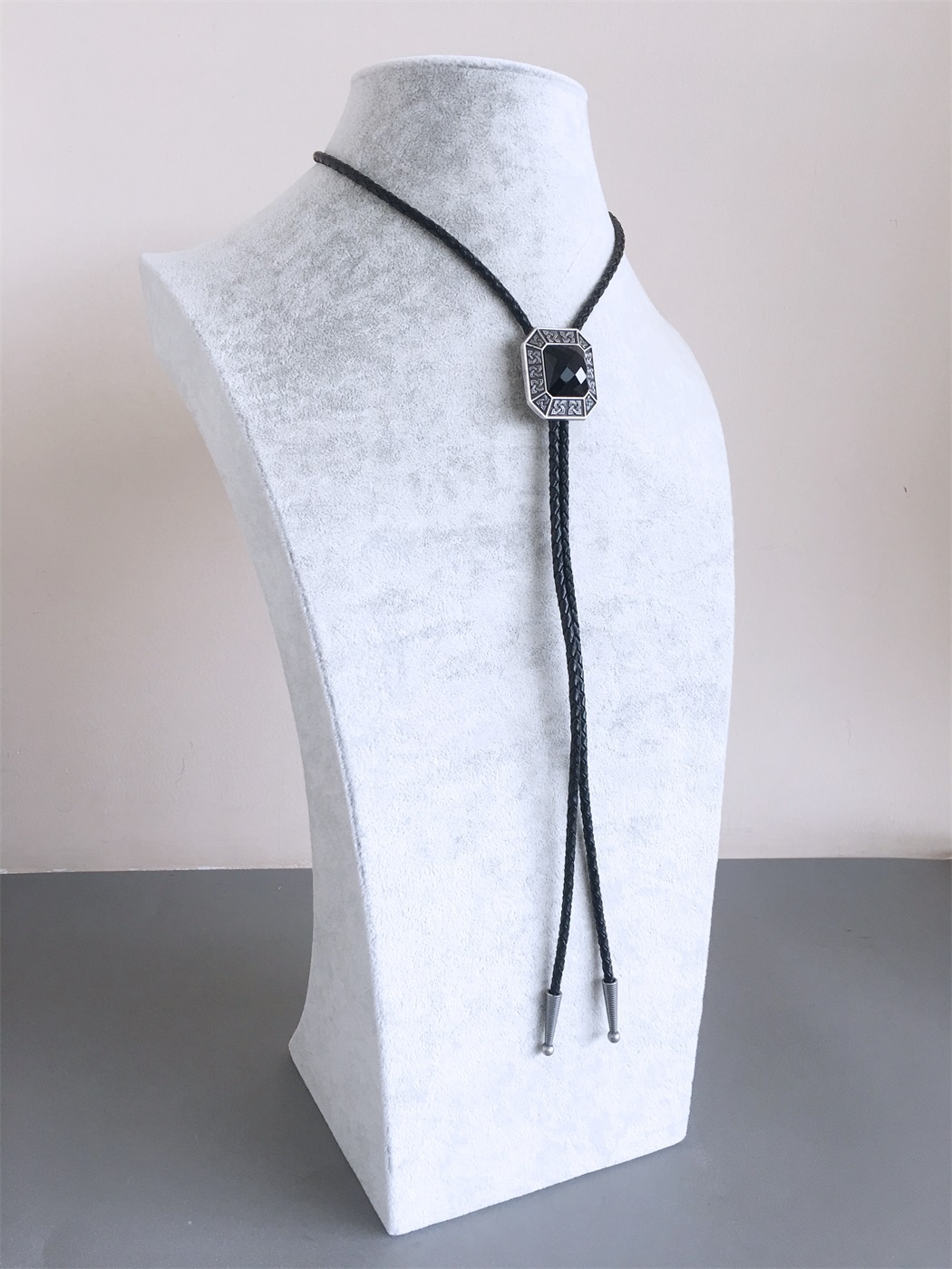 Vintage Silver Western Celtic With Black Agate Stone Bolo Tie BOLOTIE-021BK