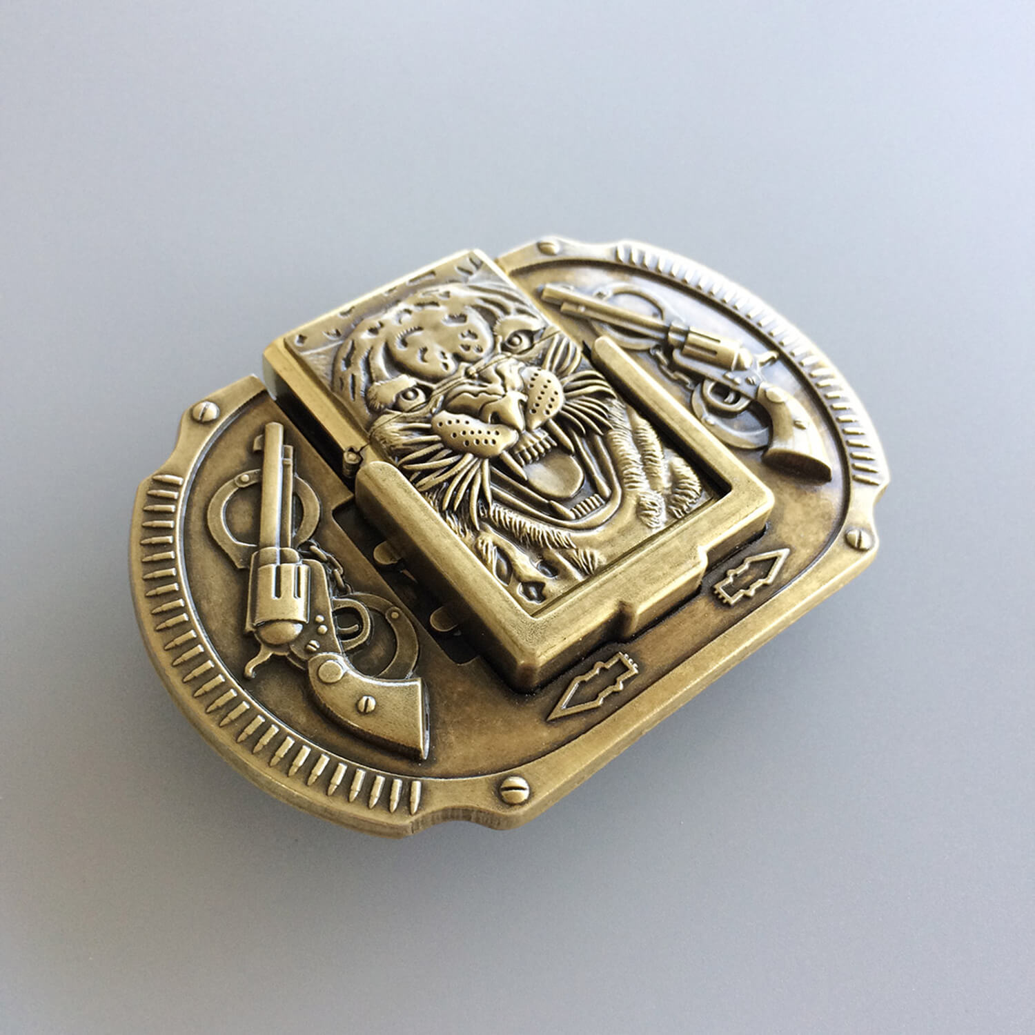 JEAN'S FRIEND Vintage Bronze Plated Tiger Guns Belt Buckle