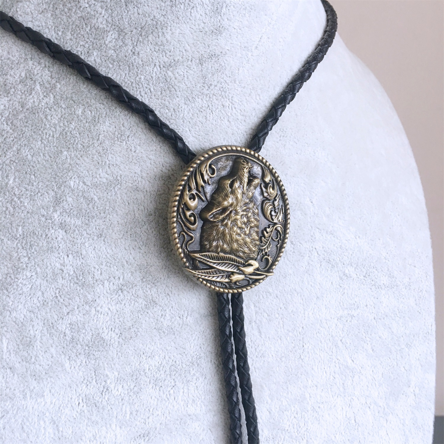 Vintage Bronze Plated Western Wolf Bolo Tie Wedding Leather Necklace BOLOTIE-WT013AB