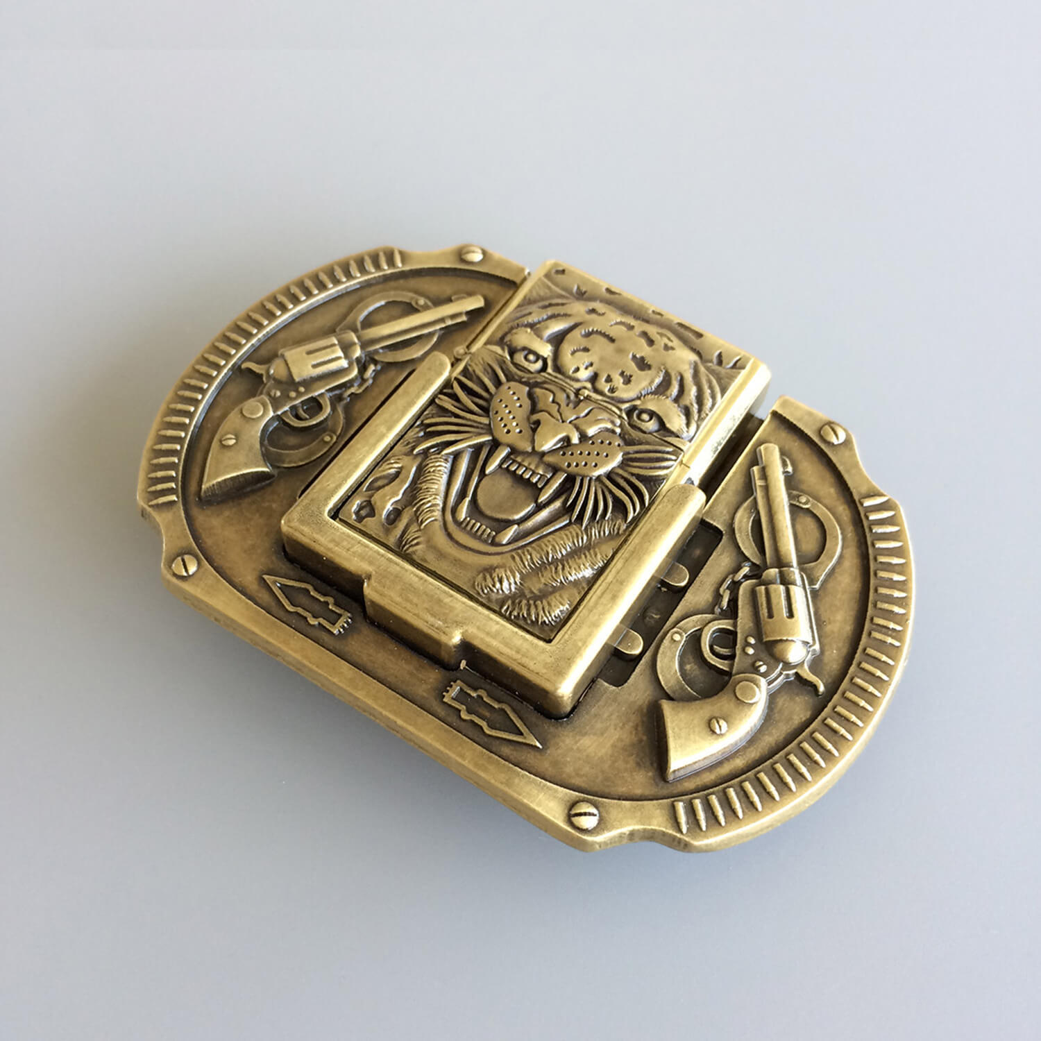 JEAN'S FRIEND Vintage Bronze Plated Tiger Guns Belt Buckle