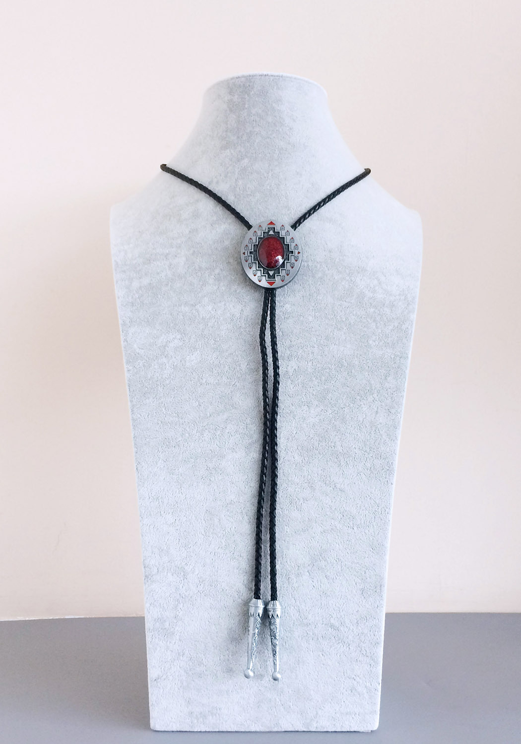 Antique Brushed Silver Southwest Pattern Oval Bolo Tie BOLOTIE-001