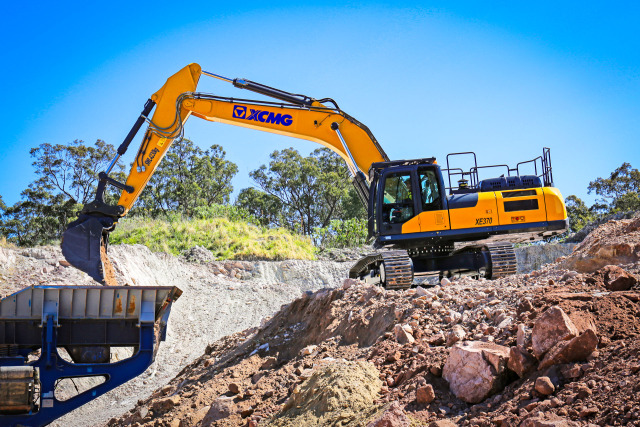37 Ton XCMG 370D Excavator - Heavy-Duty Crawler Type Equipment for Construction, Mining & Demolition | High-Efficiency Excavation Machine with Strong Digging Capacity for Large-Scale Engineering Projects
